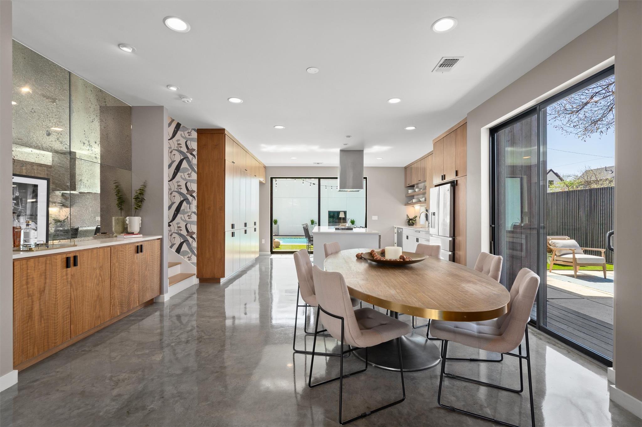 2401 E 11th St, Austin, TX 78702