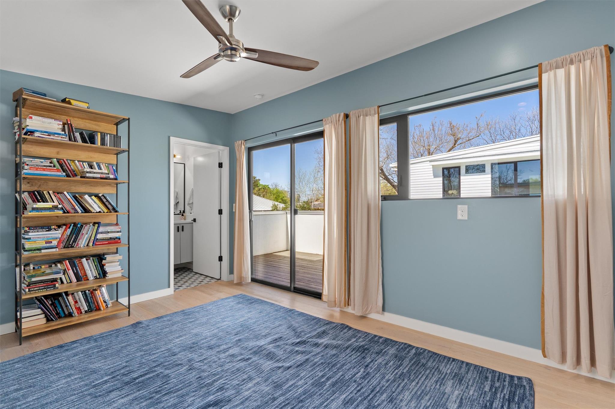 2401 E 11th St, Austin, TX 78702