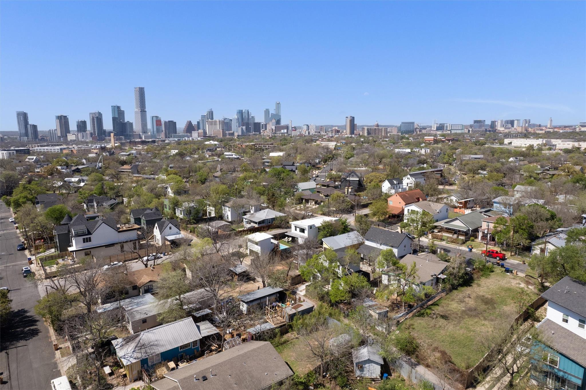 2401 E 11th St, Austin, TX 78702