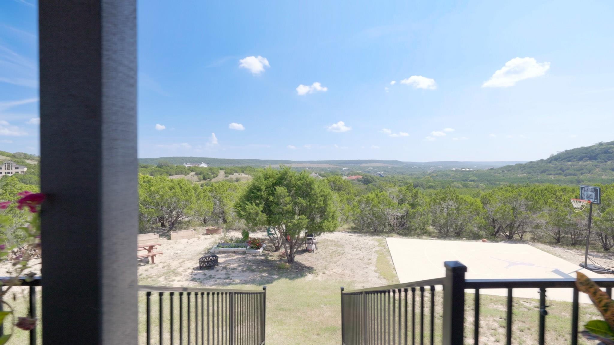 101 S Creek Cir, Bertram, TX 78605