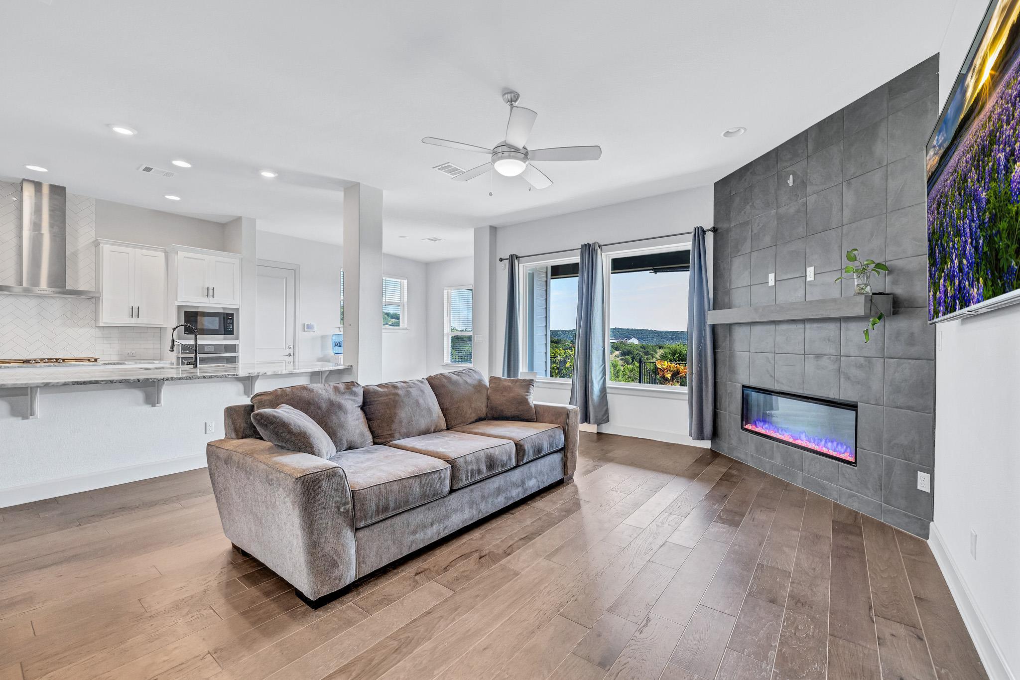 101 S Creek Cir, Bertram, TX 78605