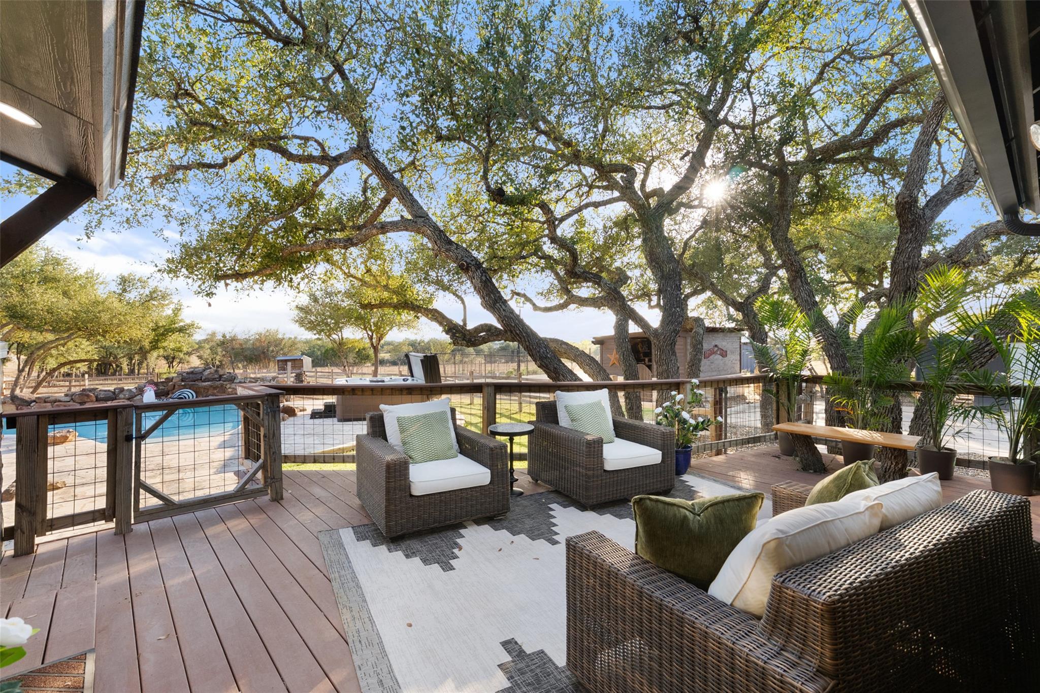 220 Fawn Meadow Dr, Dripping Springs, TX 78620