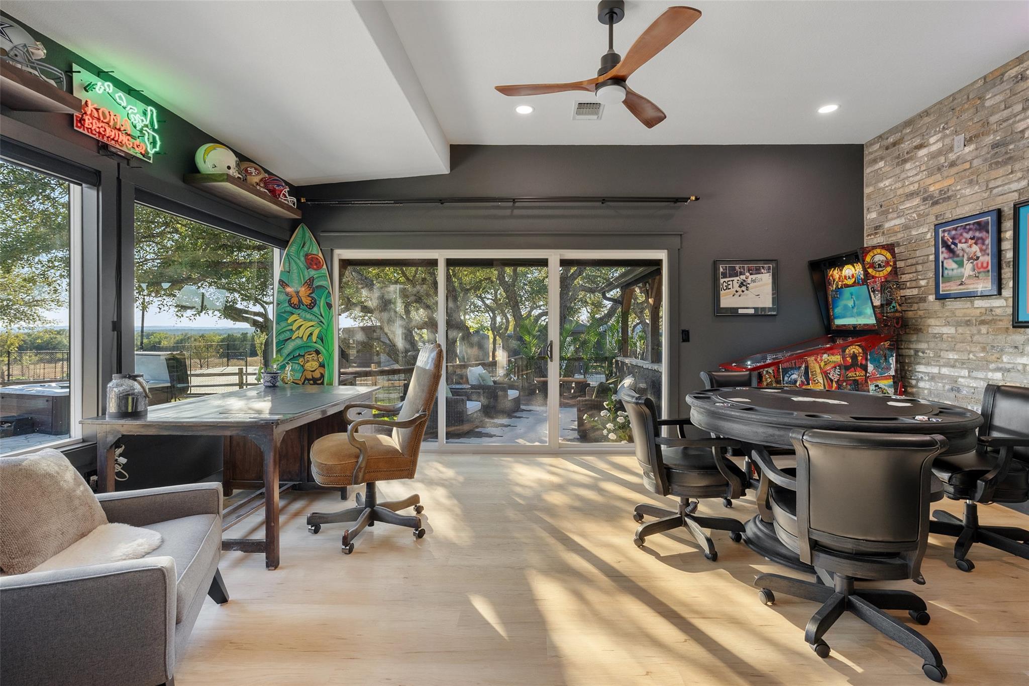 220 Fawn Meadow Dr, Dripping Springs, TX 78620