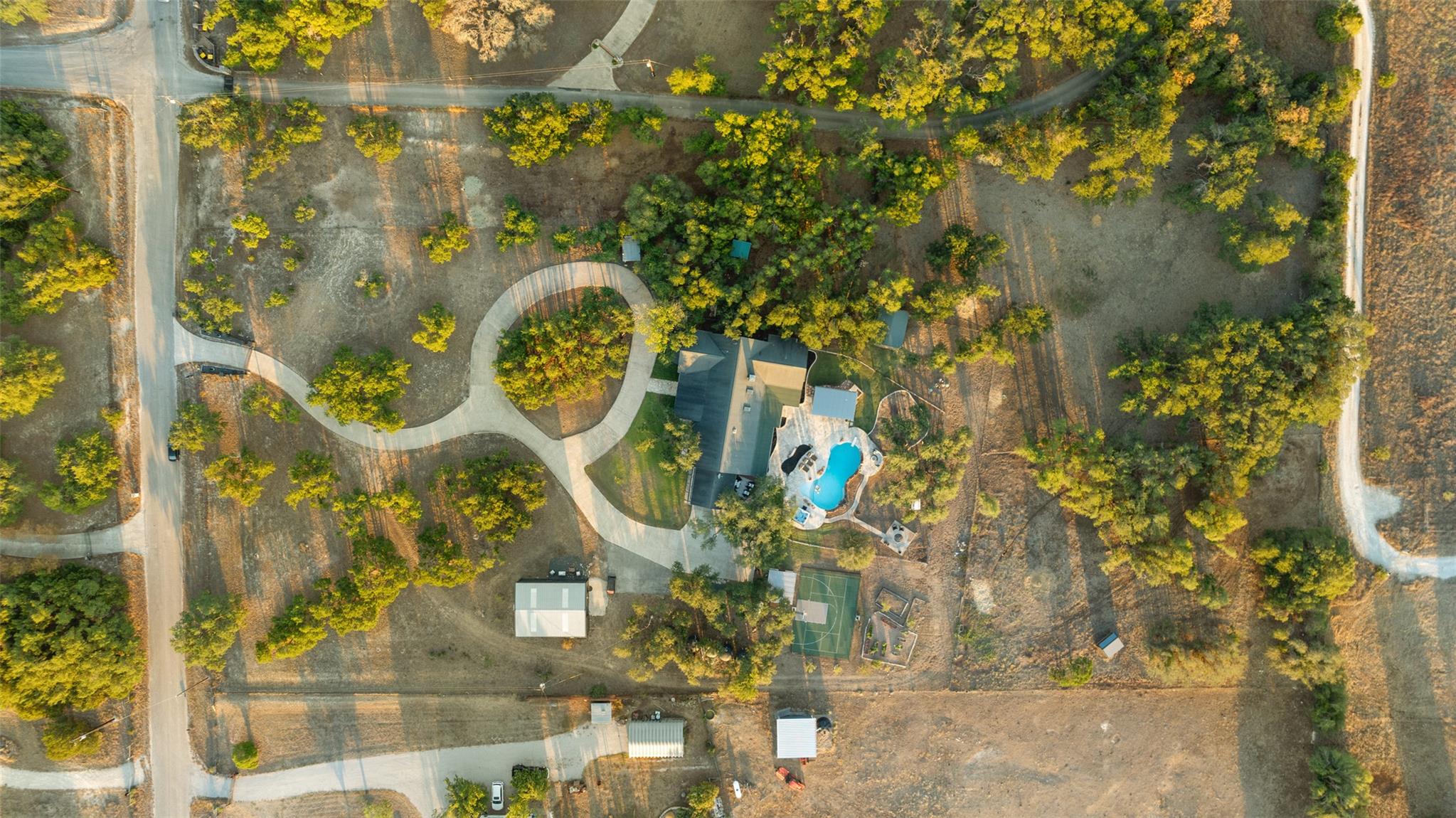 220 Fawn Meadow Dr, Dripping Springs, TX 78620