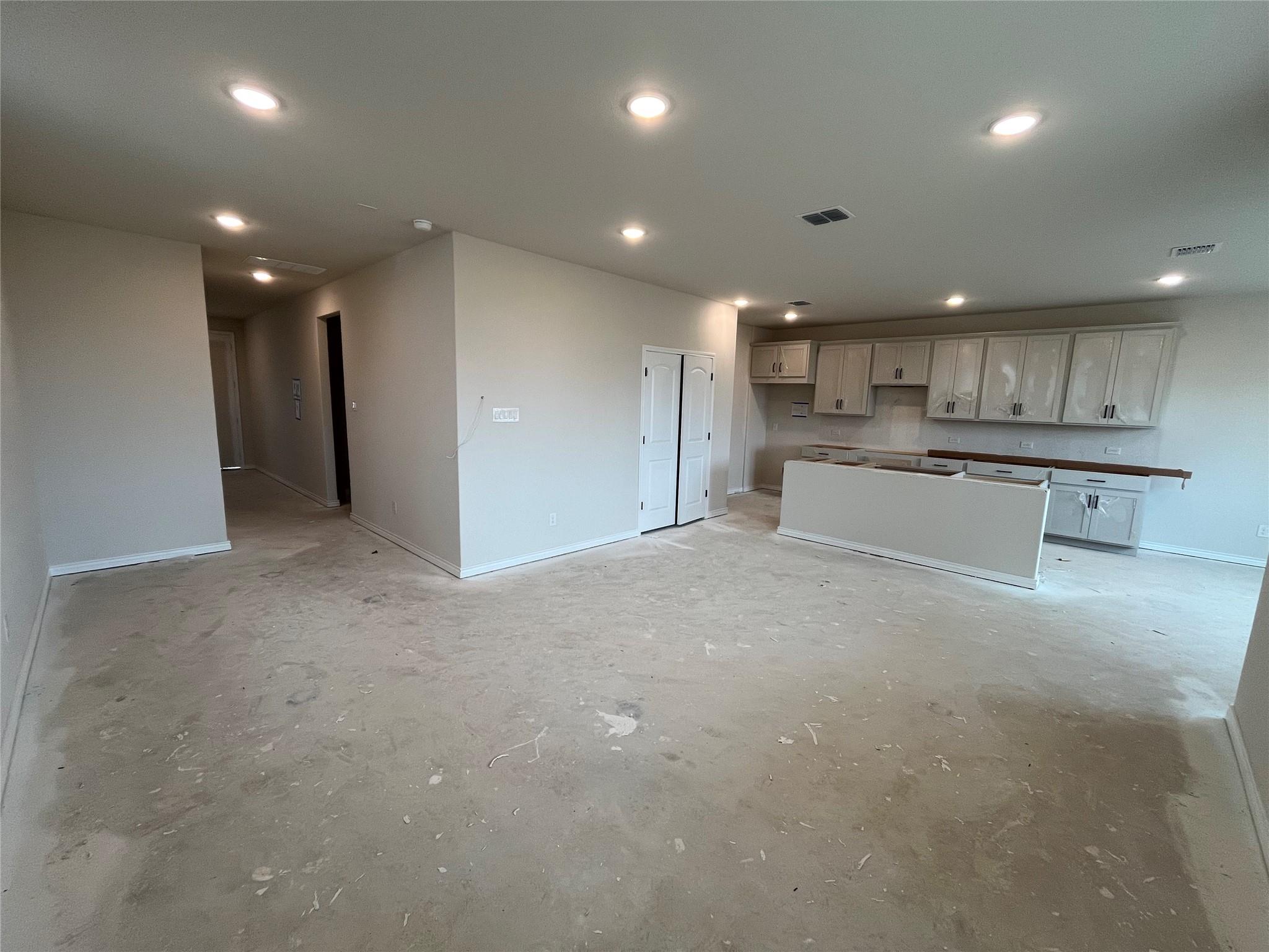 137 Clover Bnd, Liberty Hill, TX 78642