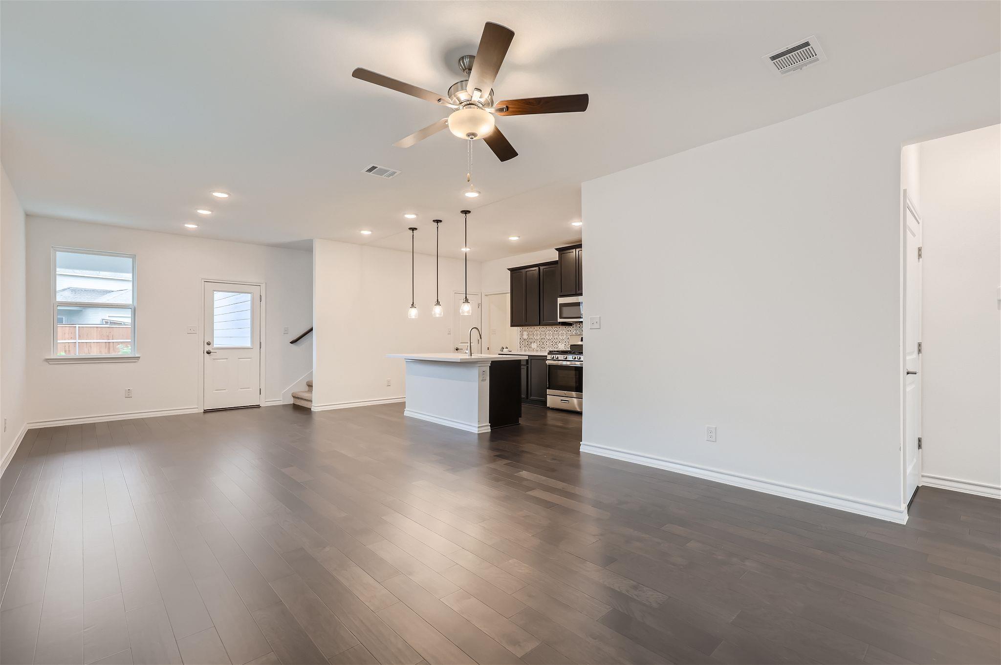 125 Watkinville Rd, Hutto, TX 78634