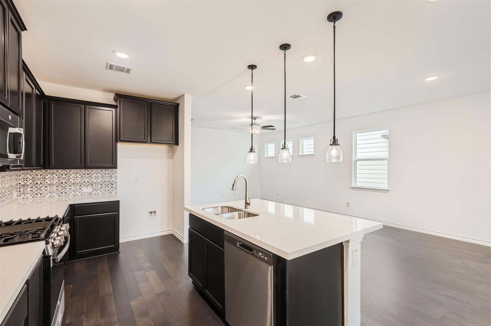 125 Watkinville Rd, Hutto, TX 78634