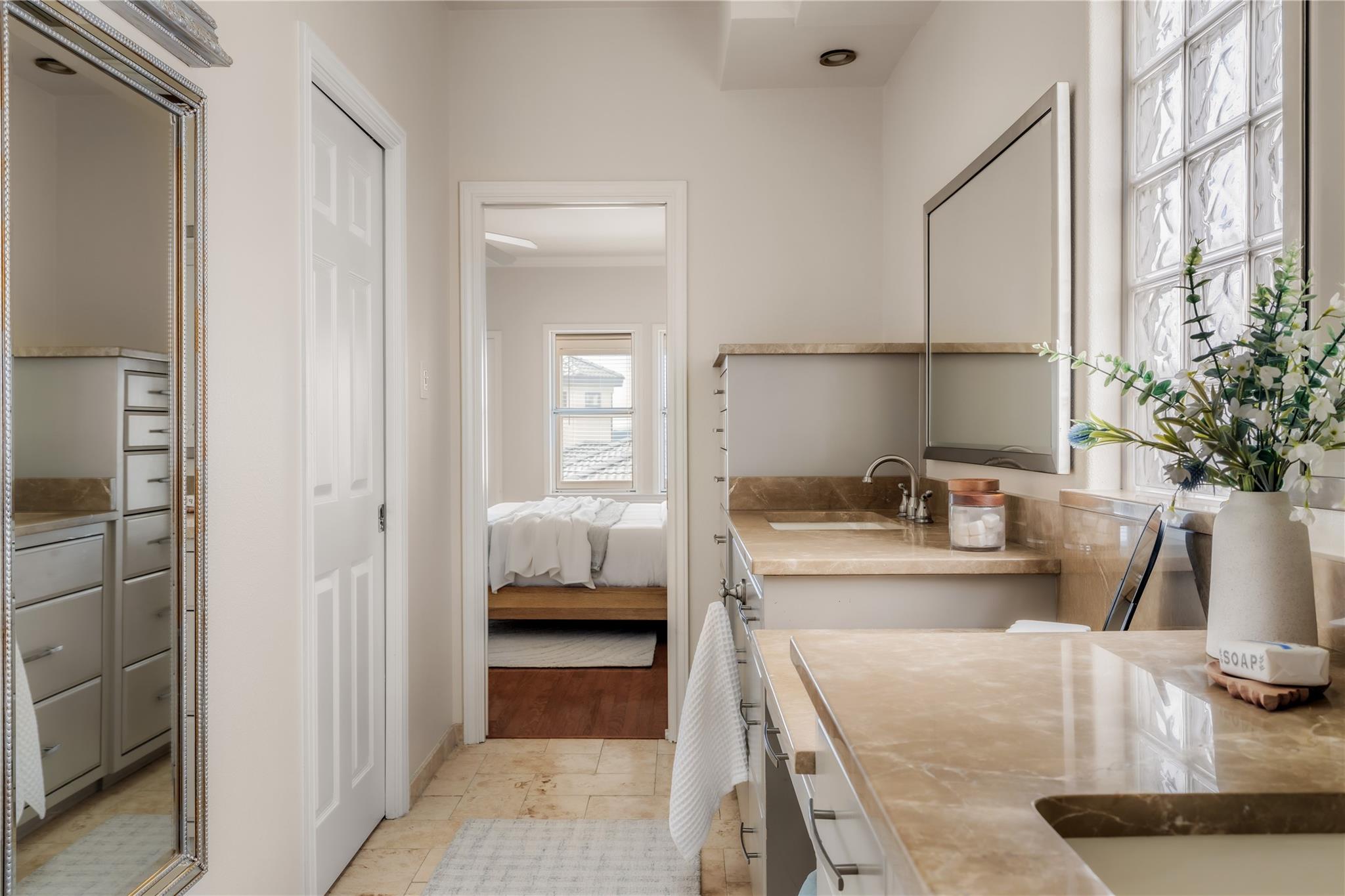 4822 Twin Valley Dr, Austin, TX 78731