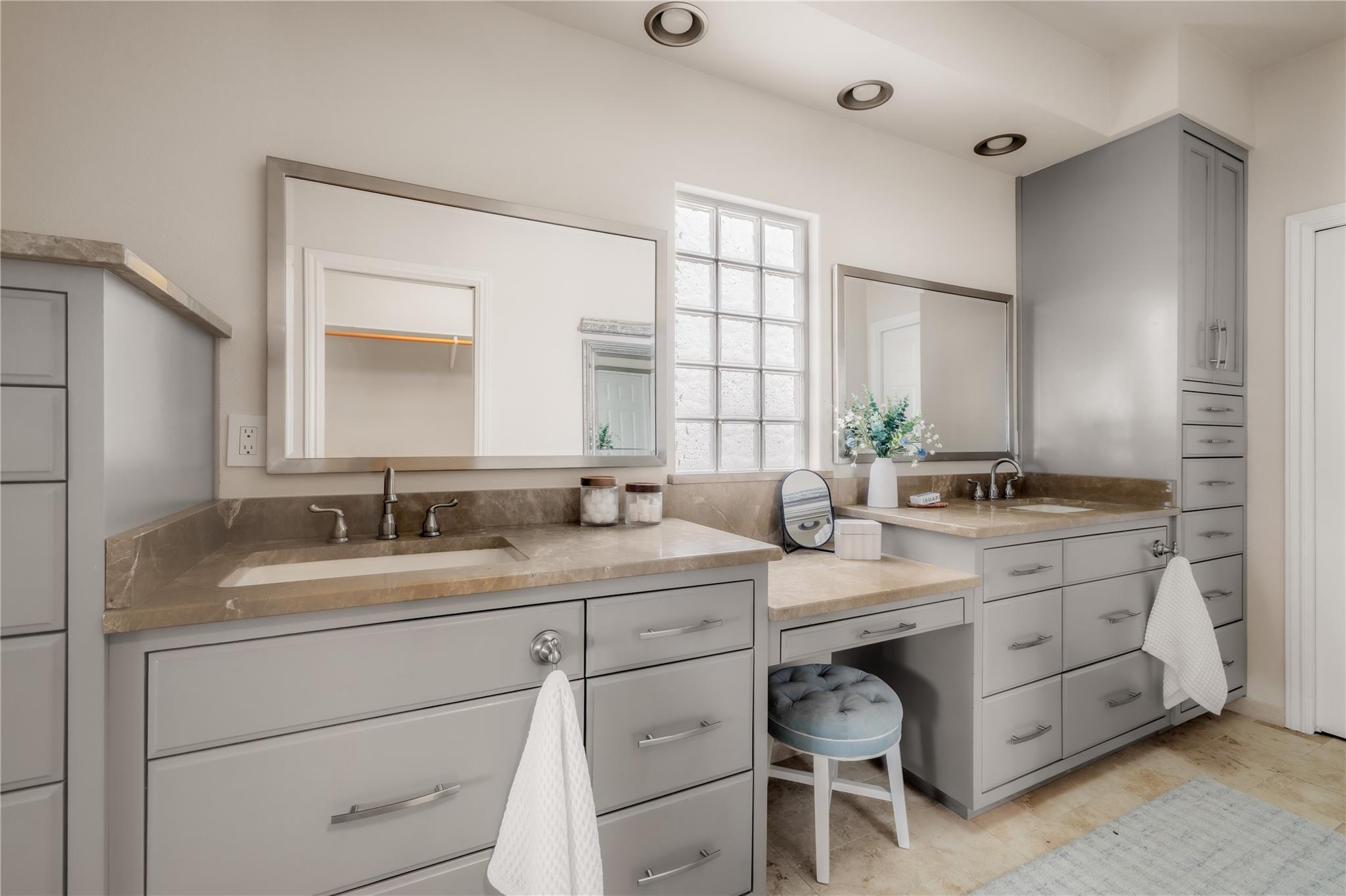 4822 Twin Valley Dr, Austin, TX 78731