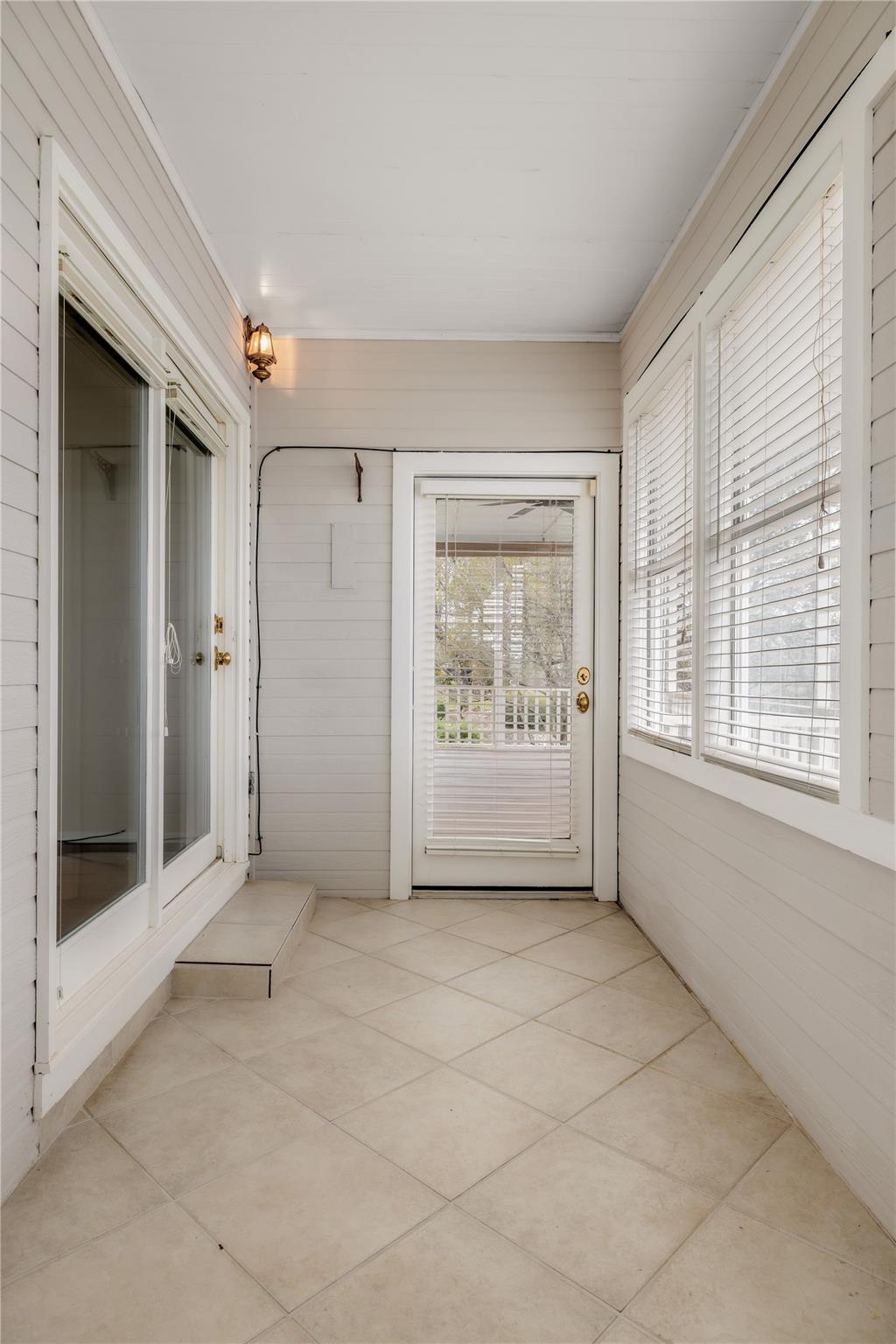 4822 Twin Valley Dr, Austin, TX 78731