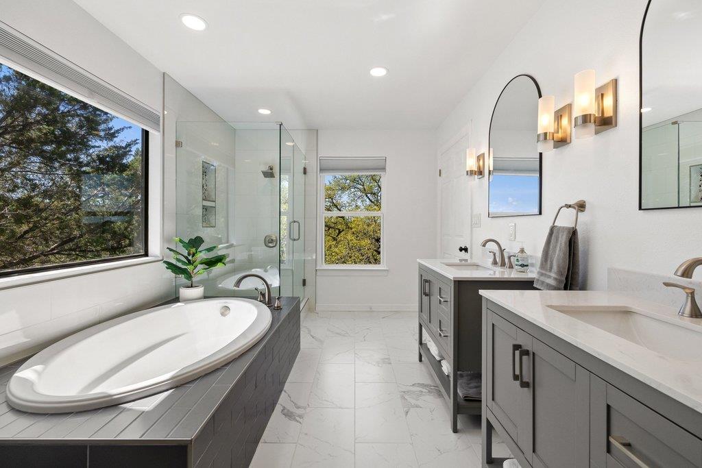 1021 Coventry Rd, Spicewood, TX 78669