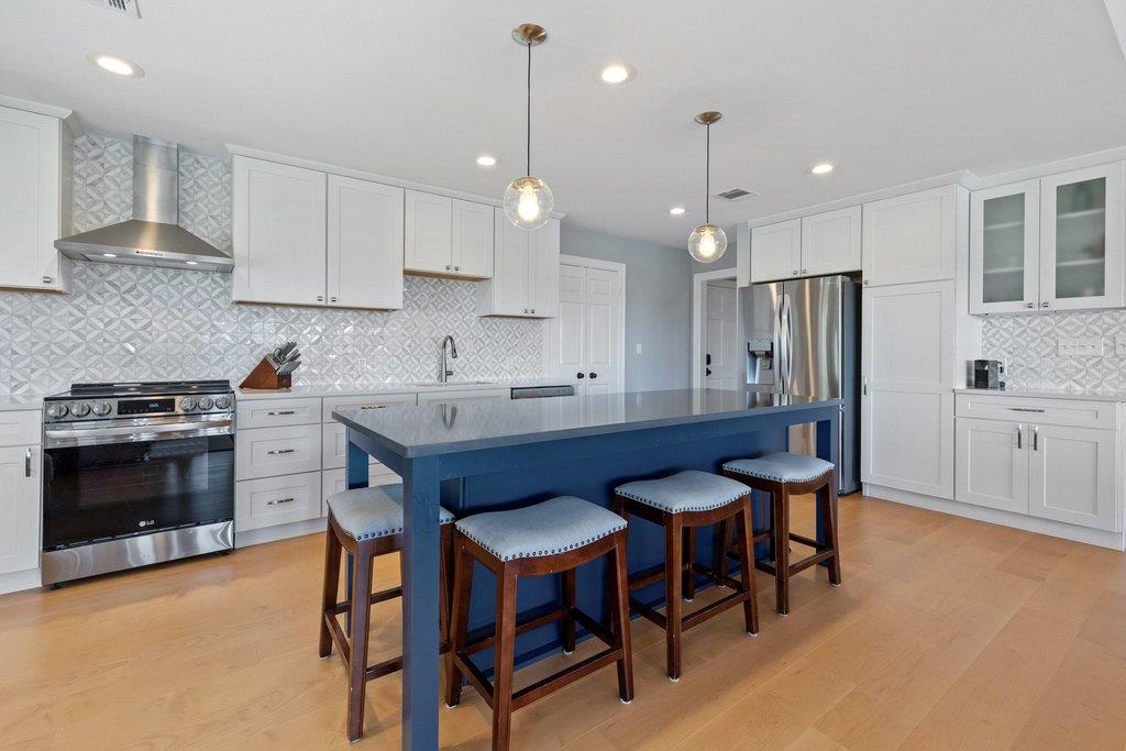 1021 Coventry Rd, Spicewood, TX 78669