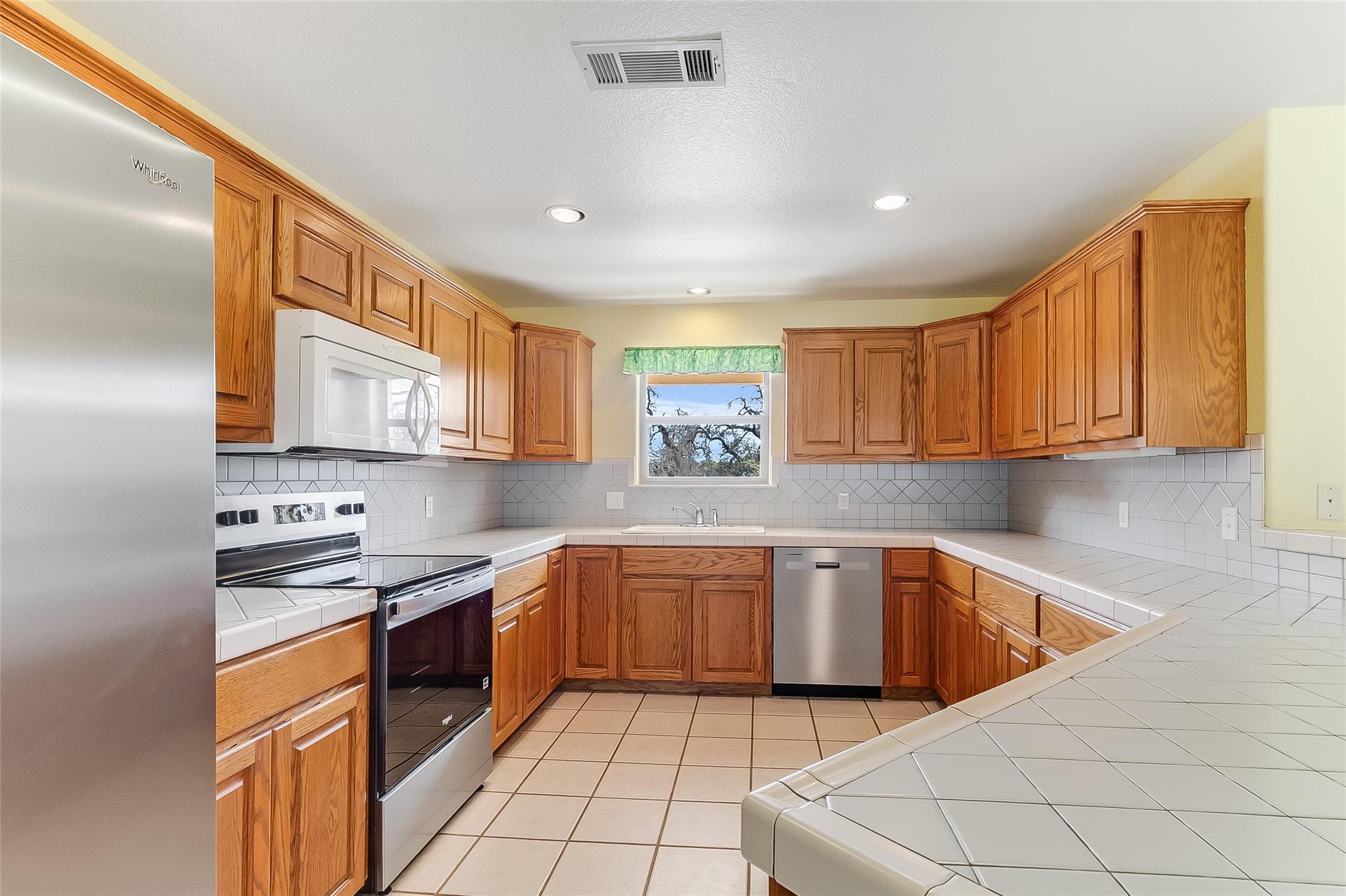 670 County Road 100, Burnet, TX 78611