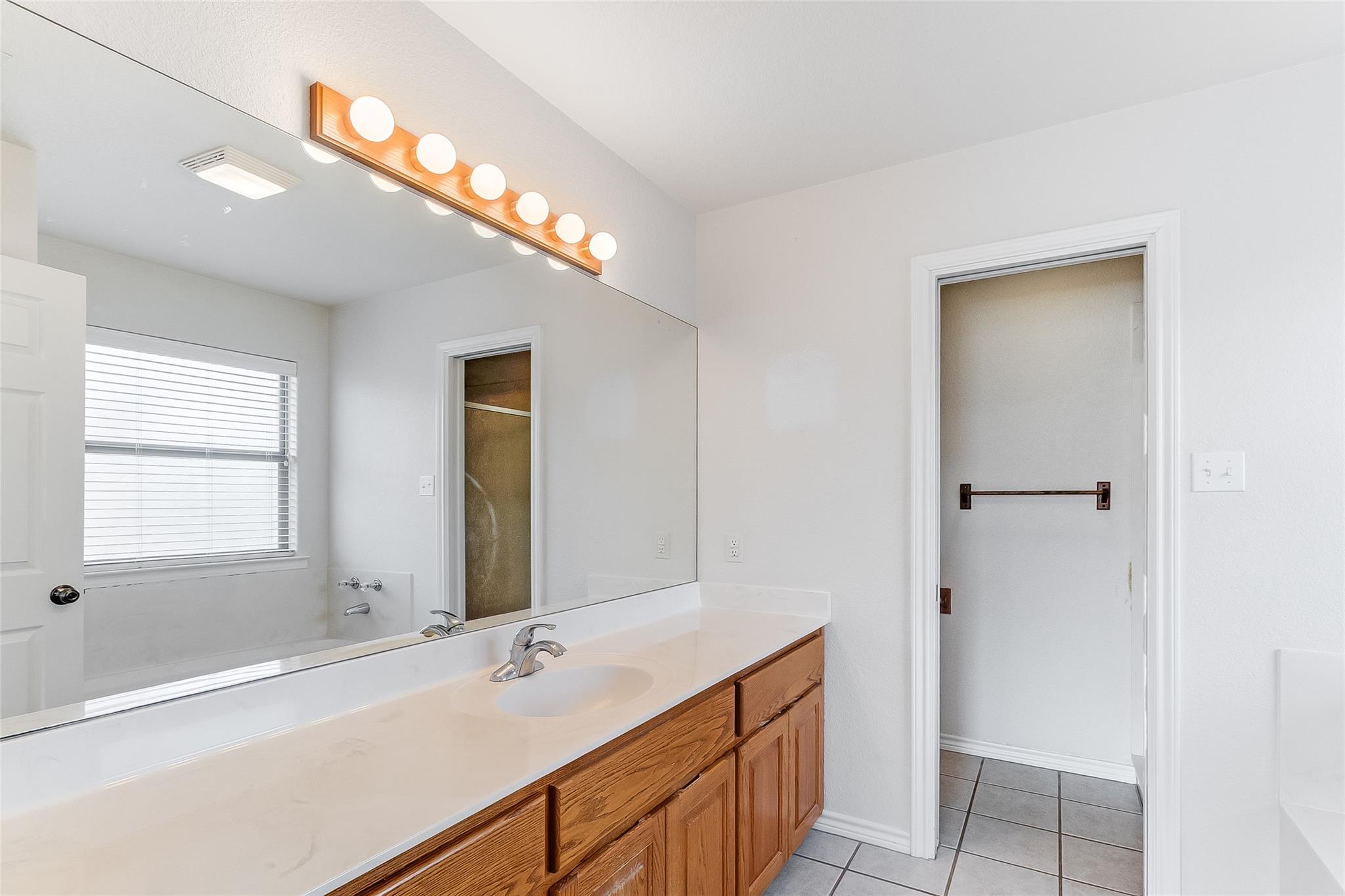 670 County Road 100, Burnet, TX 78611