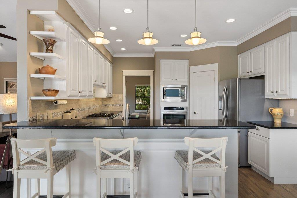 6005 Bon Terra Dr, Austin, TX 78731