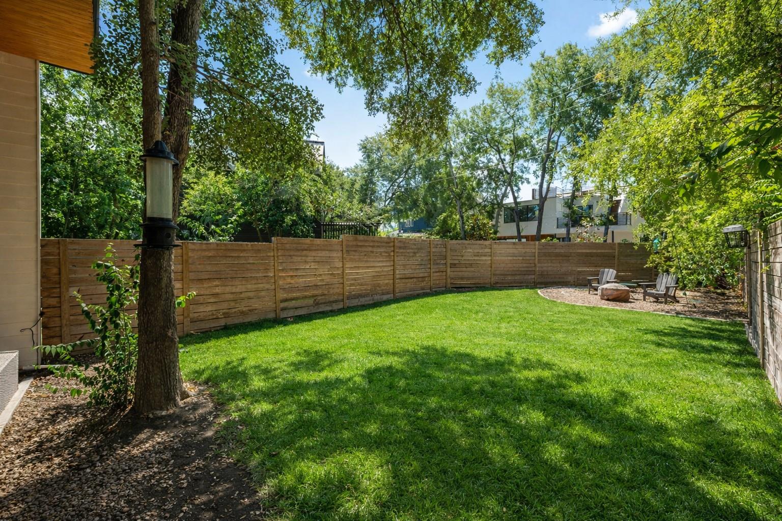 1005 Cardinal Ln # B, Austin, TX 78704