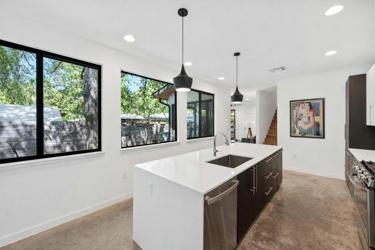 1005 Cardinal Ln # B, Austin, TX 78704