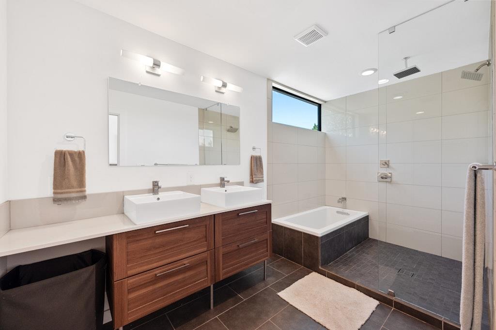 1005 Cardinal Ln # B, Austin, TX 78704