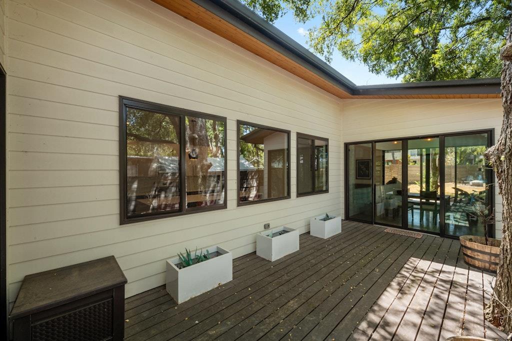 1005 Cardinal Ln # B, Austin, TX 78704