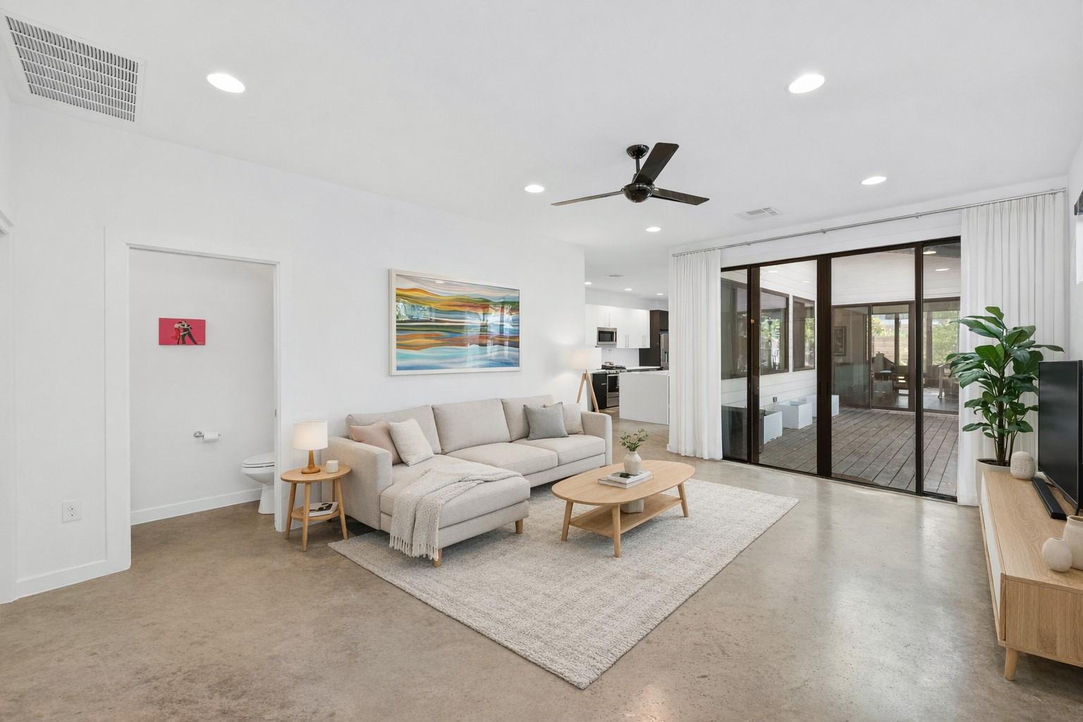 1005 Cardinal Ln # B, Austin, TX 78704