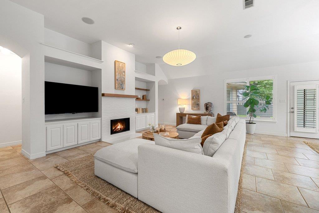 100 Brentwood Dr, Georgetown, TX 78628