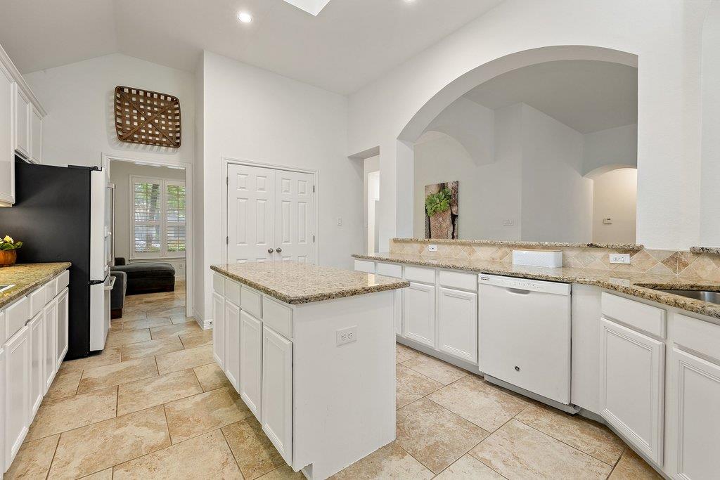 100 Brentwood Dr, Georgetown, TX 78628