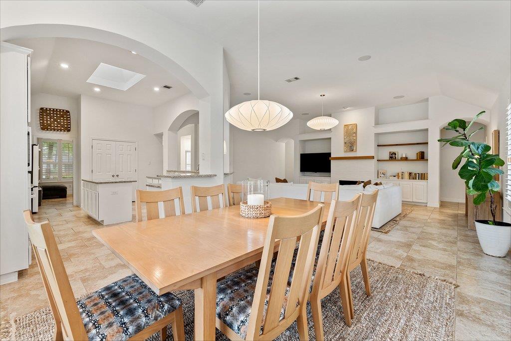 100 Brentwood Dr, Georgetown, TX 78628