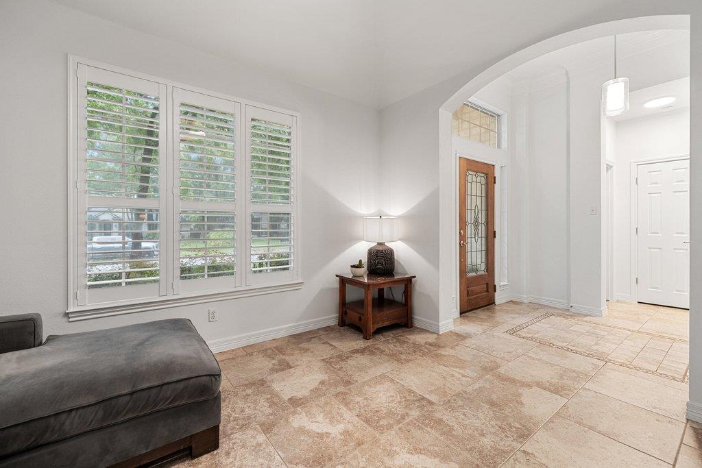 100 Brentwood Dr, Georgetown, TX 78628