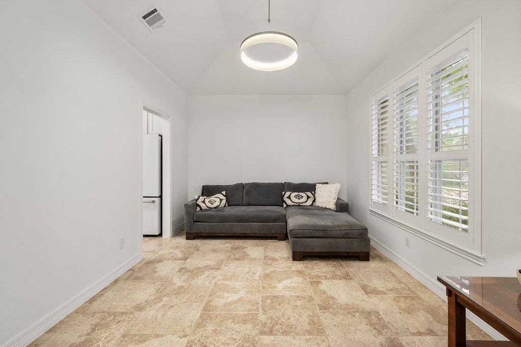 100 Brentwood Dr, Georgetown, TX 78628