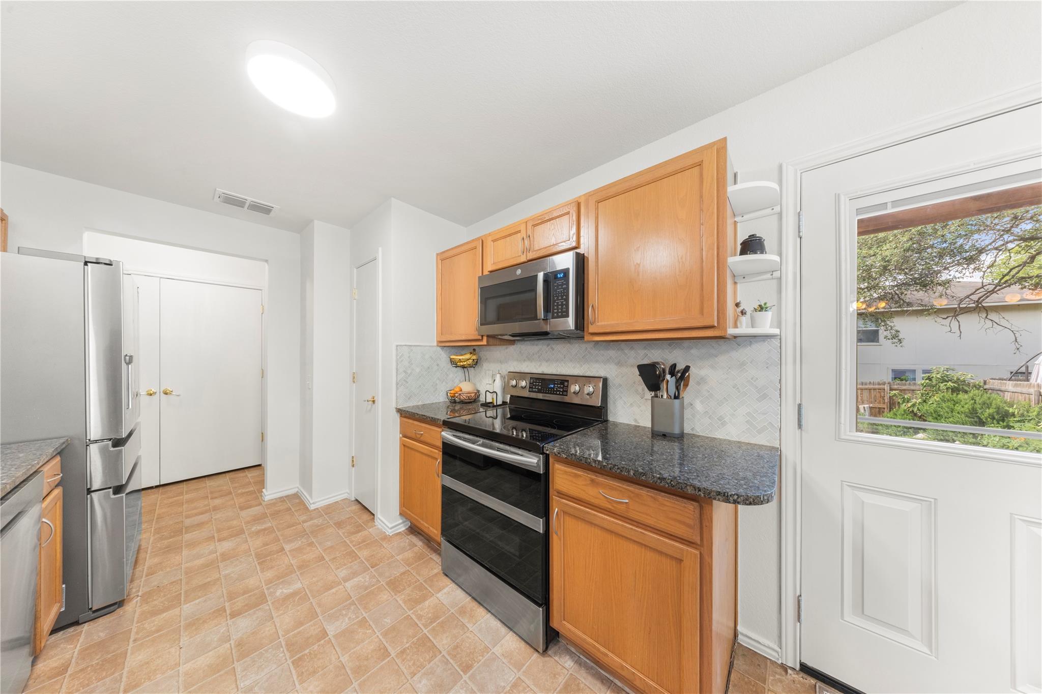 8716 Davis Oaks Trl, Austin, TX 78748