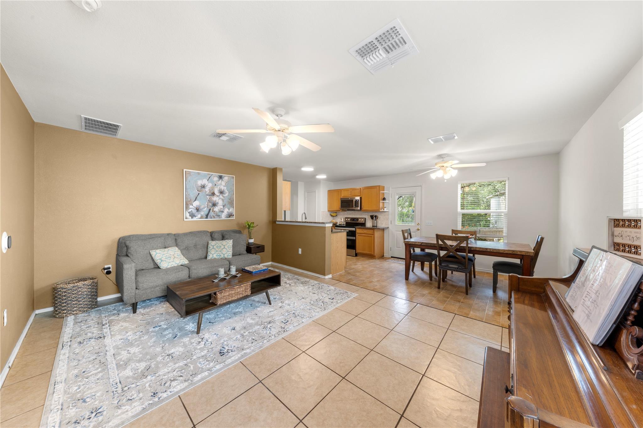 8716 Davis Oaks Trl, Austin, TX 78748
