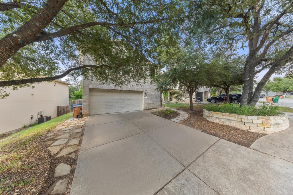 8716 Davis Oaks Trl, Austin, TX 78748