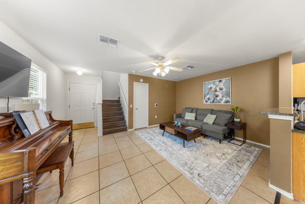 8716 Davis Oaks Trl, Austin, TX 78748