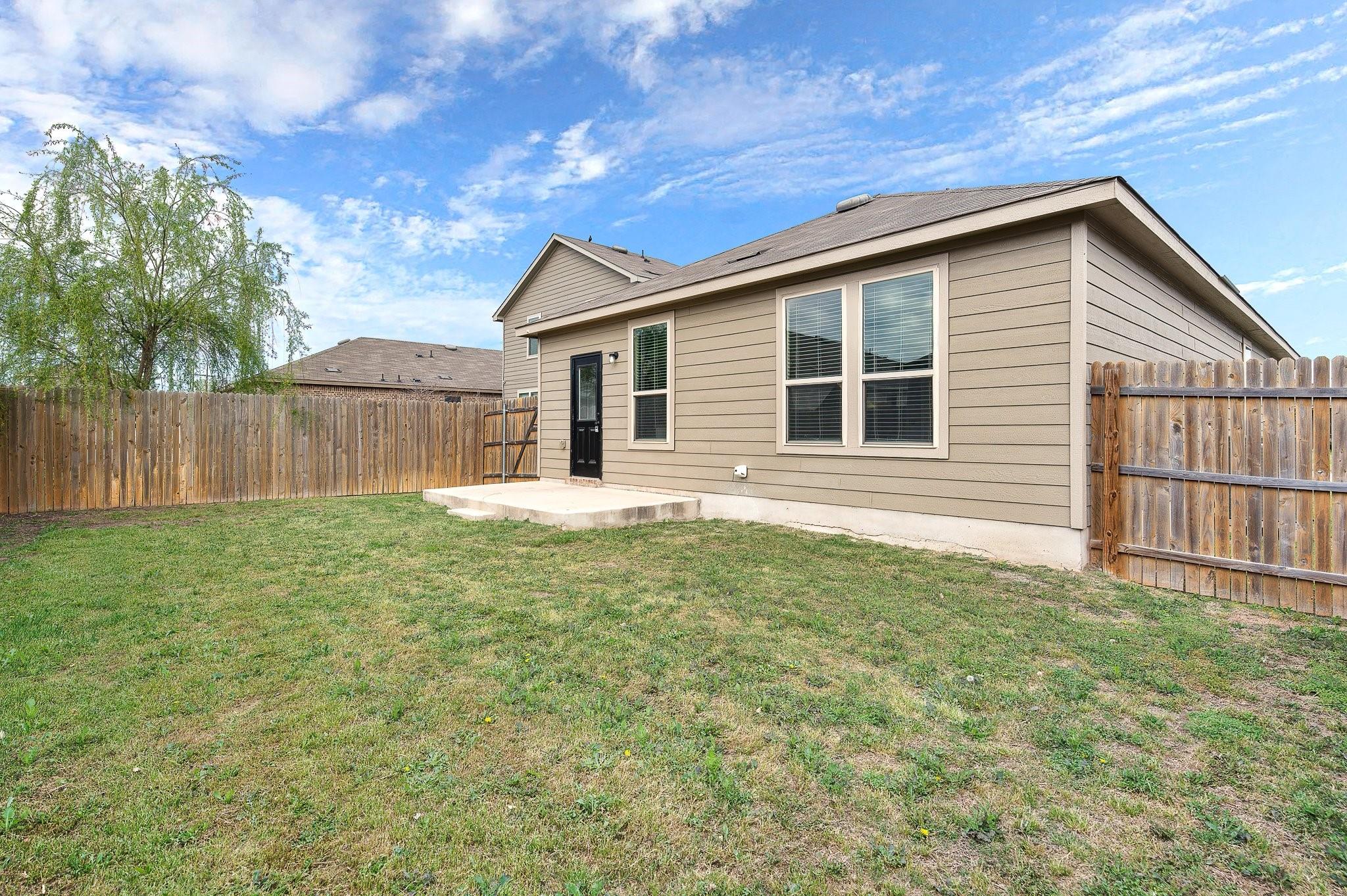 508 Crane Crest Dr, Jarrell, TX 76537