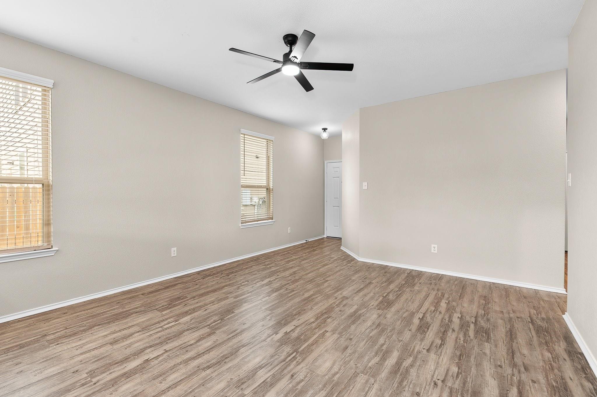 508 Crane Crest Dr, Jarrell, TX 76537