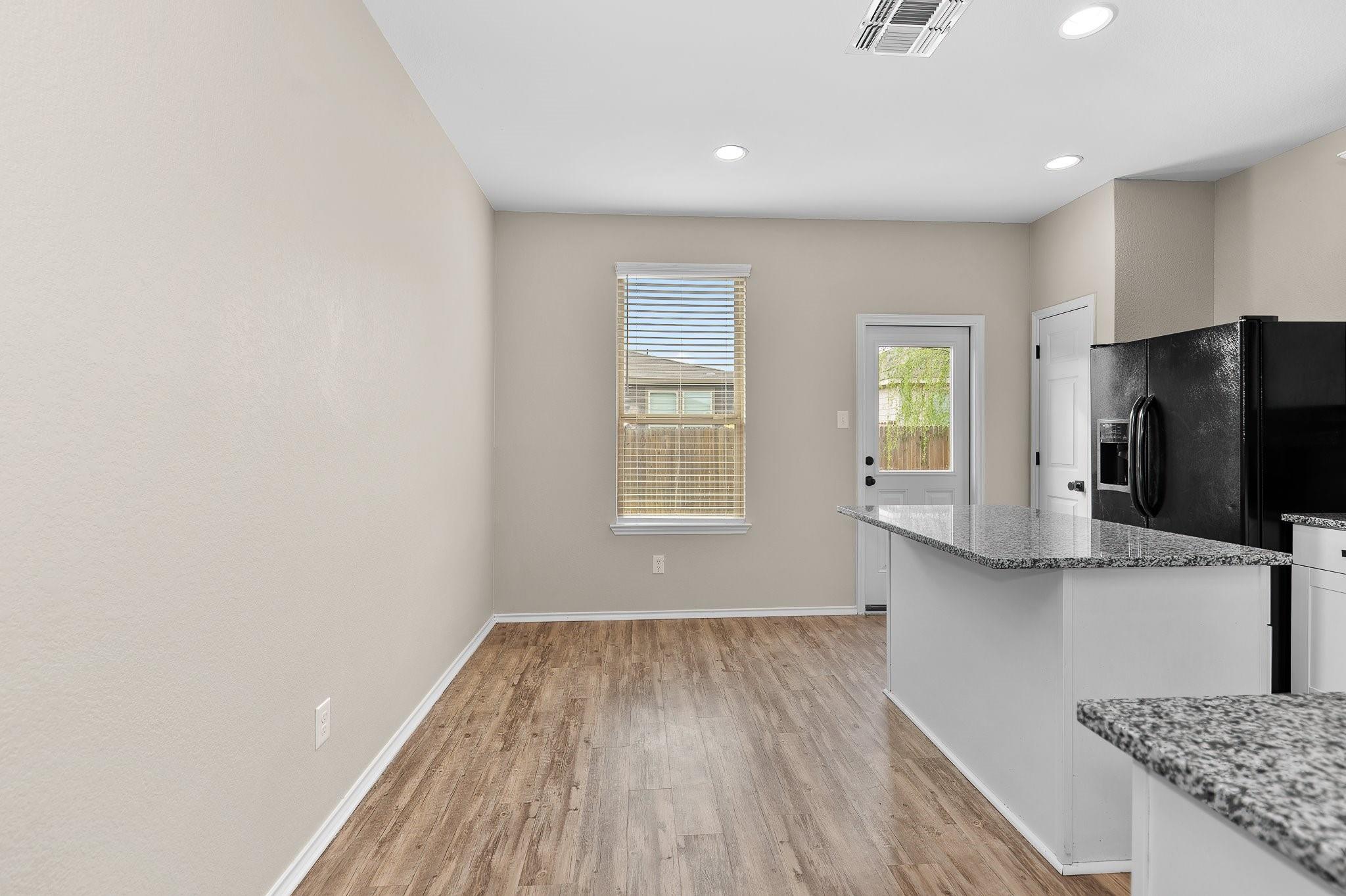 508 Crane Crest Dr, Jarrell, TX 76537