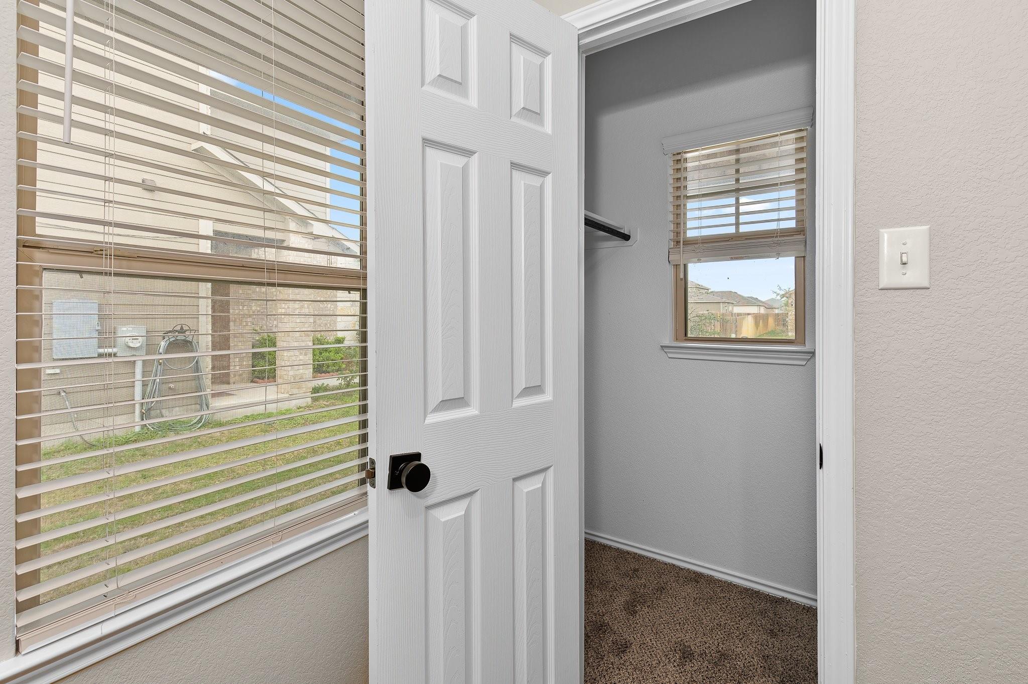 508 Crane Crest Dr, Jarrell, TX 76537