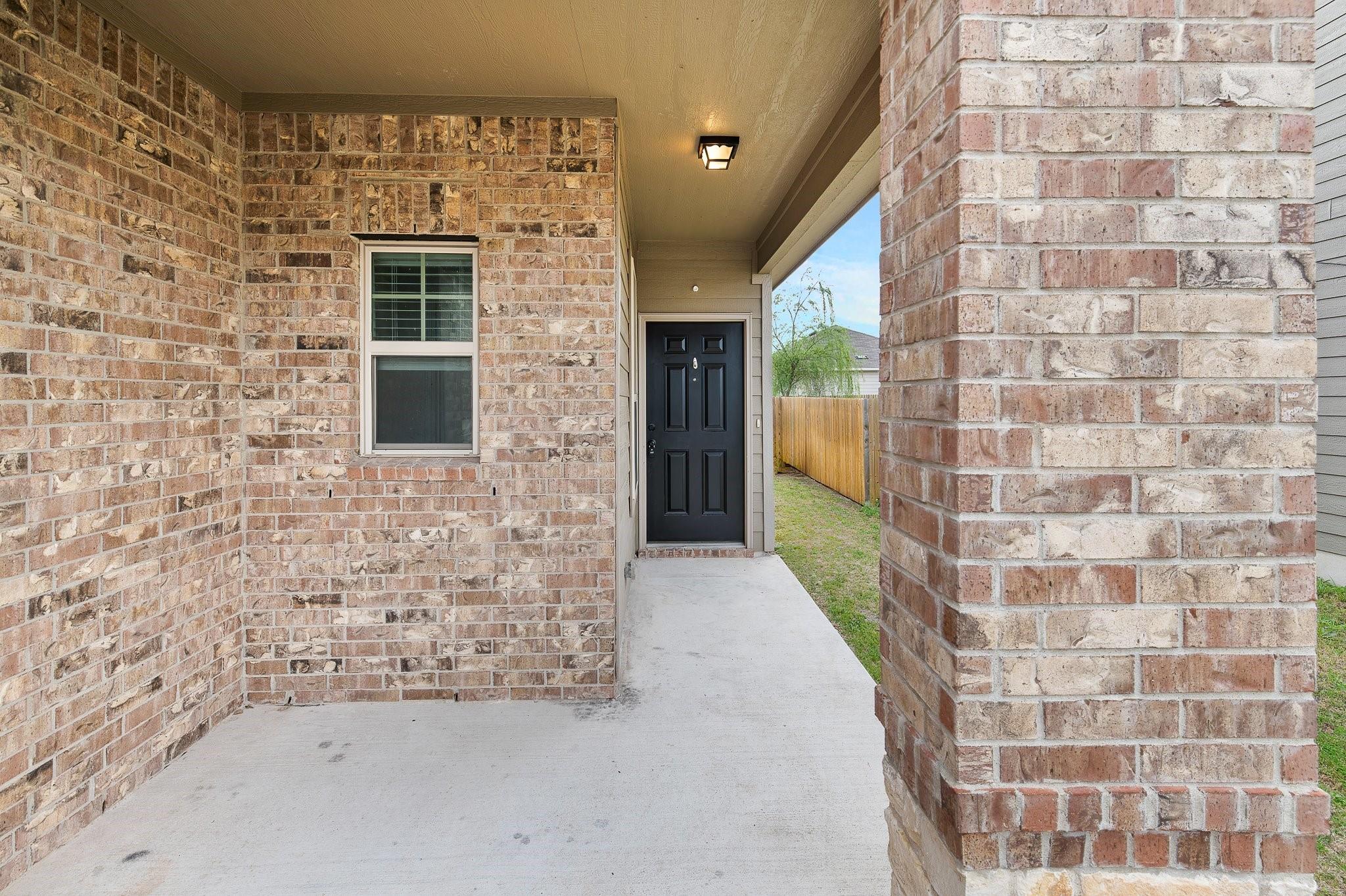 508 Crane Crest Dr, Jarrell, TX 76537
