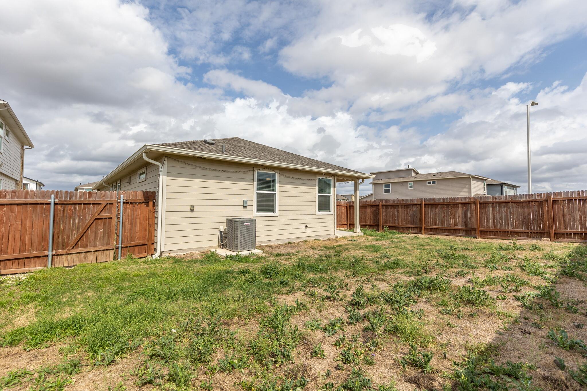 305 FAIRFAX Ave, San Marcos, TX 78666