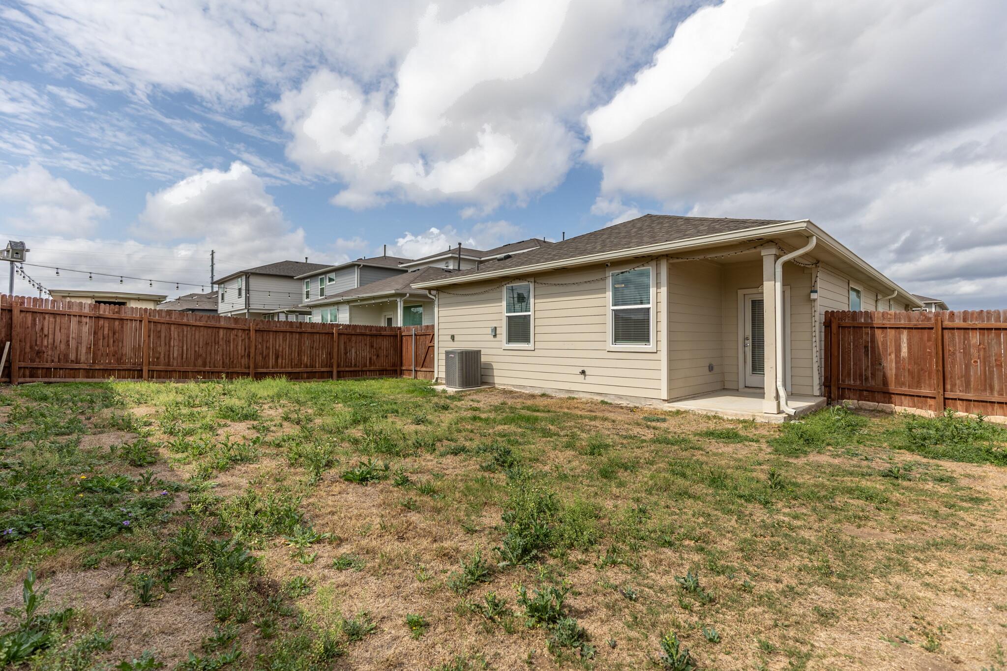 305 FAIRFAX Ave, San Marcos, TX 78666