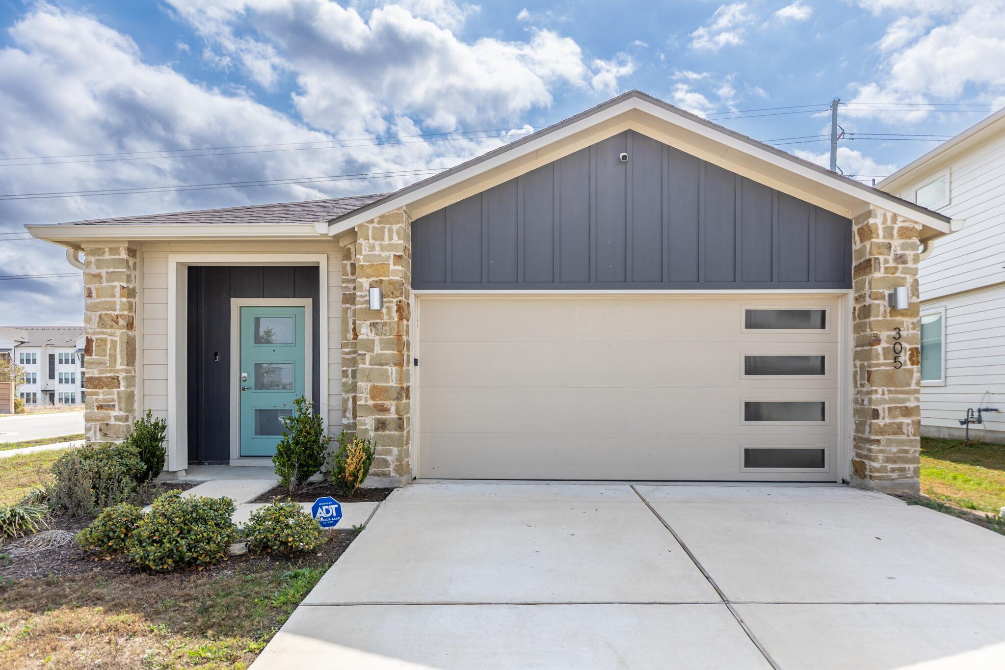 305 FAIRFAX Ave, San Marcos, TX 78666