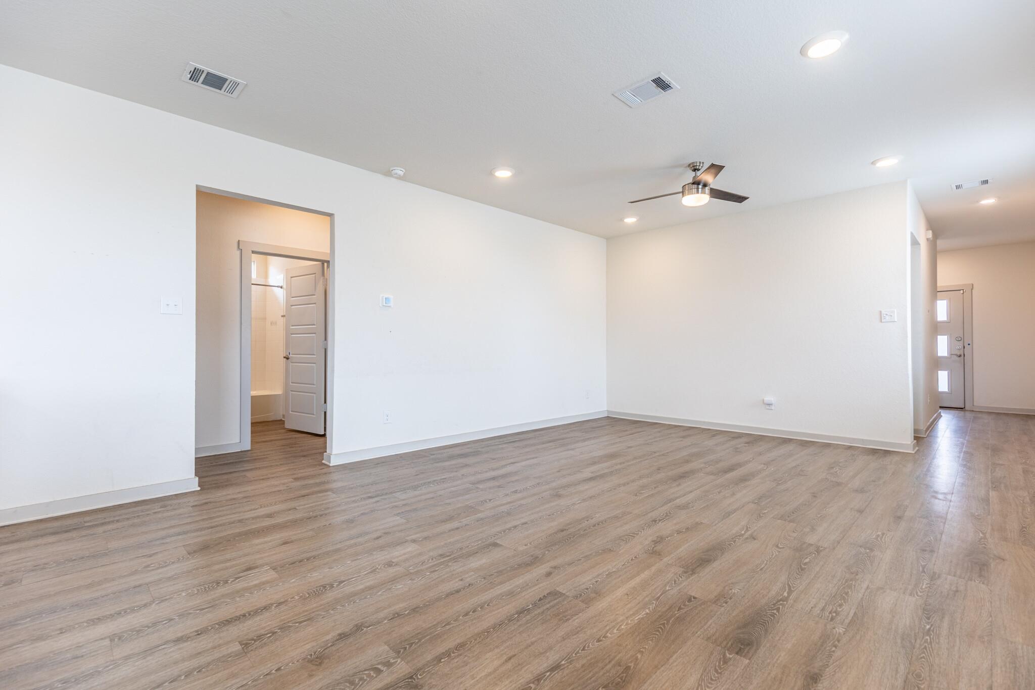 305 FAIRFAX Ave, San Marcos, TX 78666