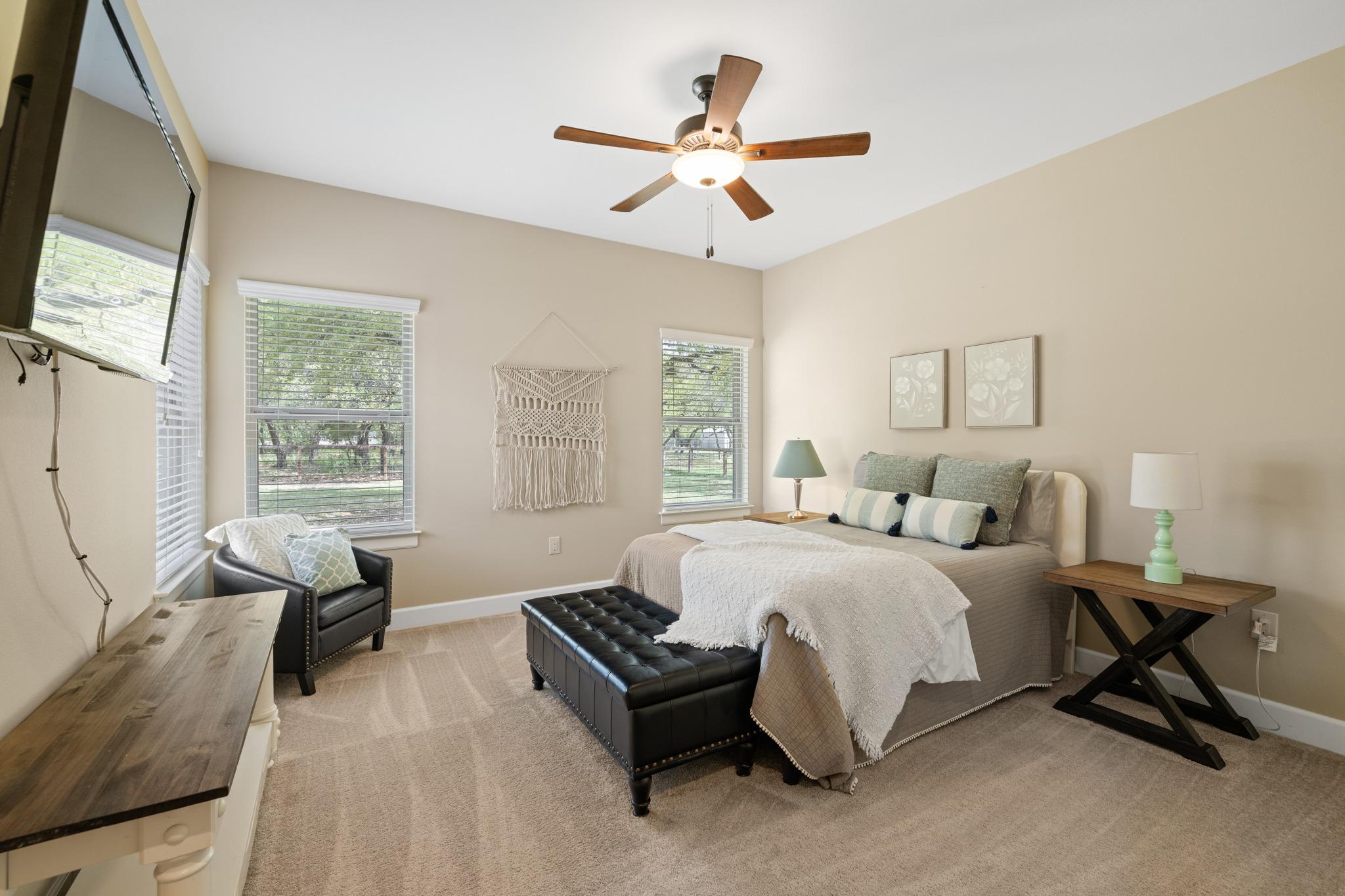 909 Highland Spring Ln, Georgetown, TX 78633