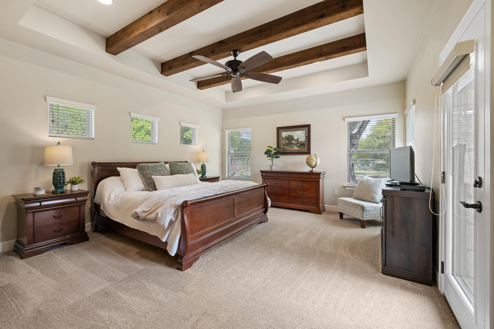 909 Highland Spring Ln, Georgetown, TX 78633