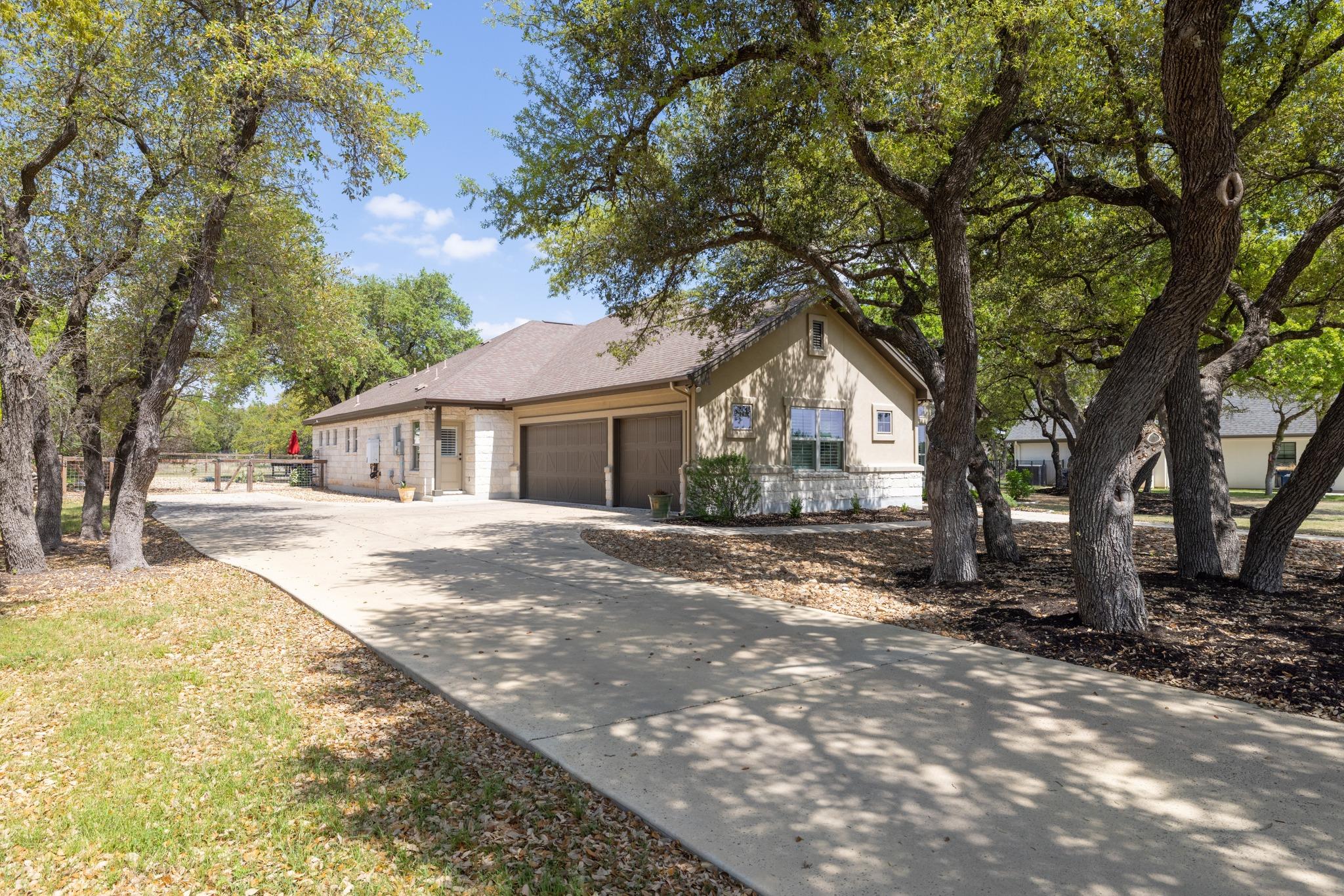 909 Highland Spring Ln, Georgetown, TX 78633