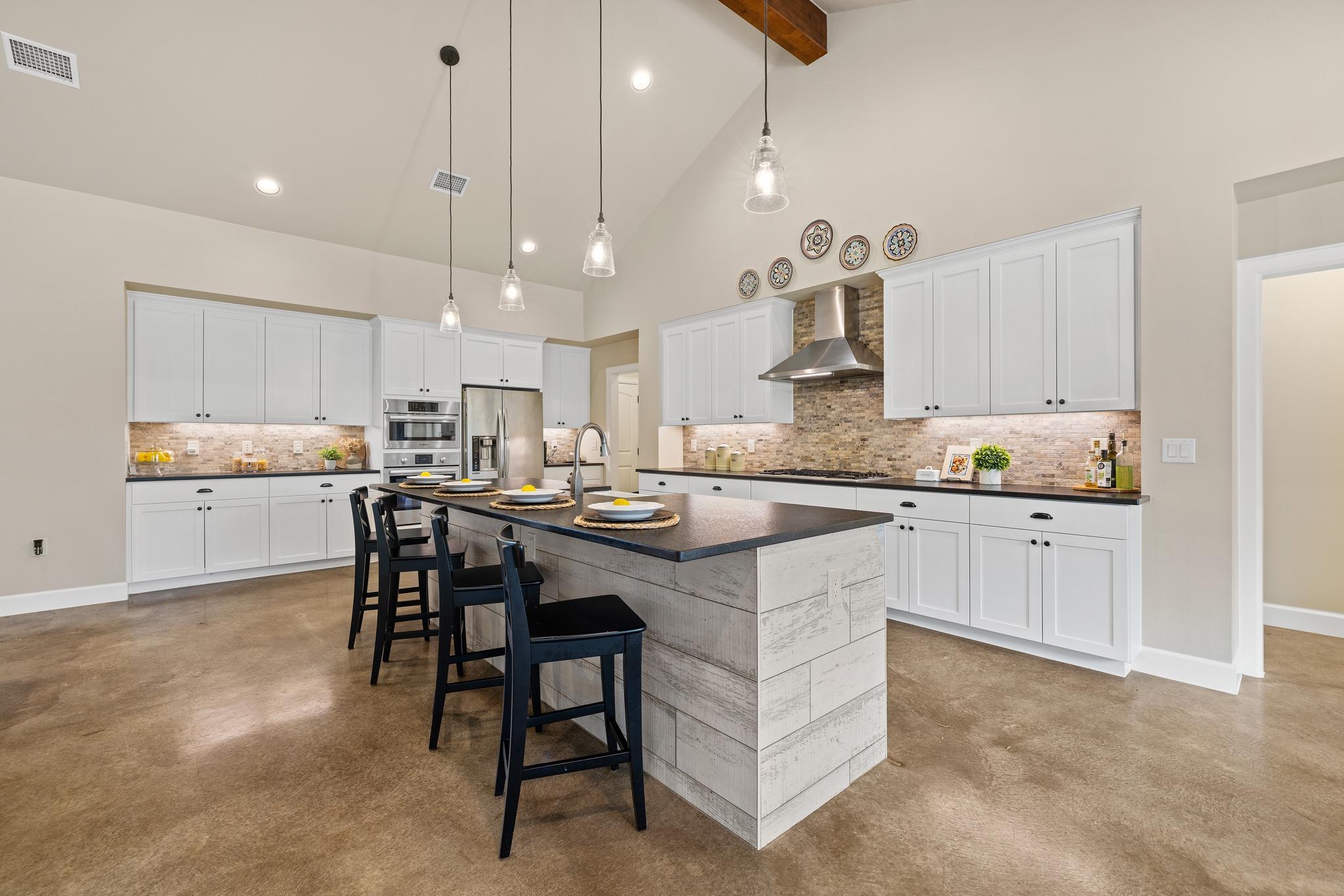 909 Highland Spring Ln, Georgetown, TX 78633