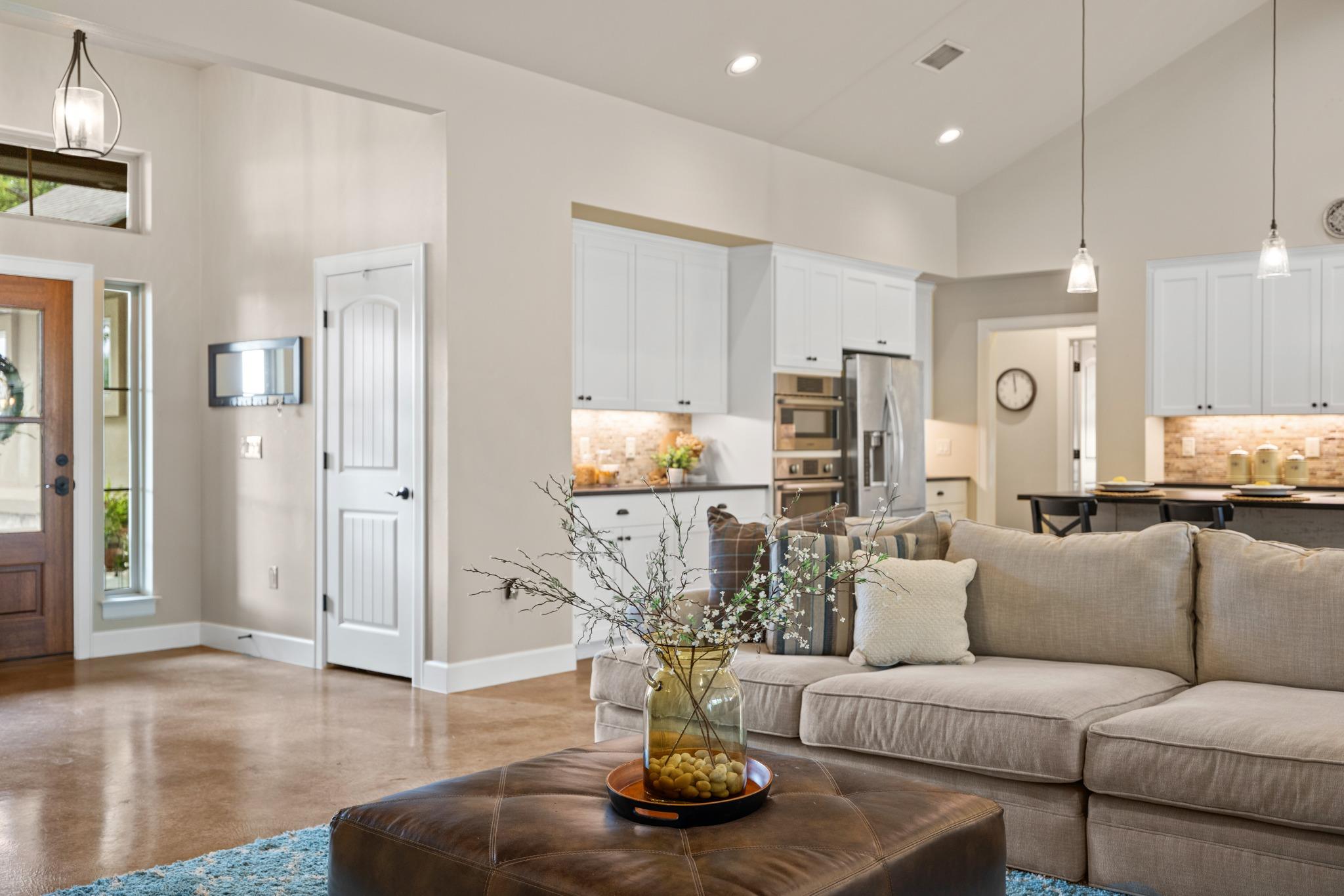 909 Highland Spring Ln, Georgetown, TX 78633