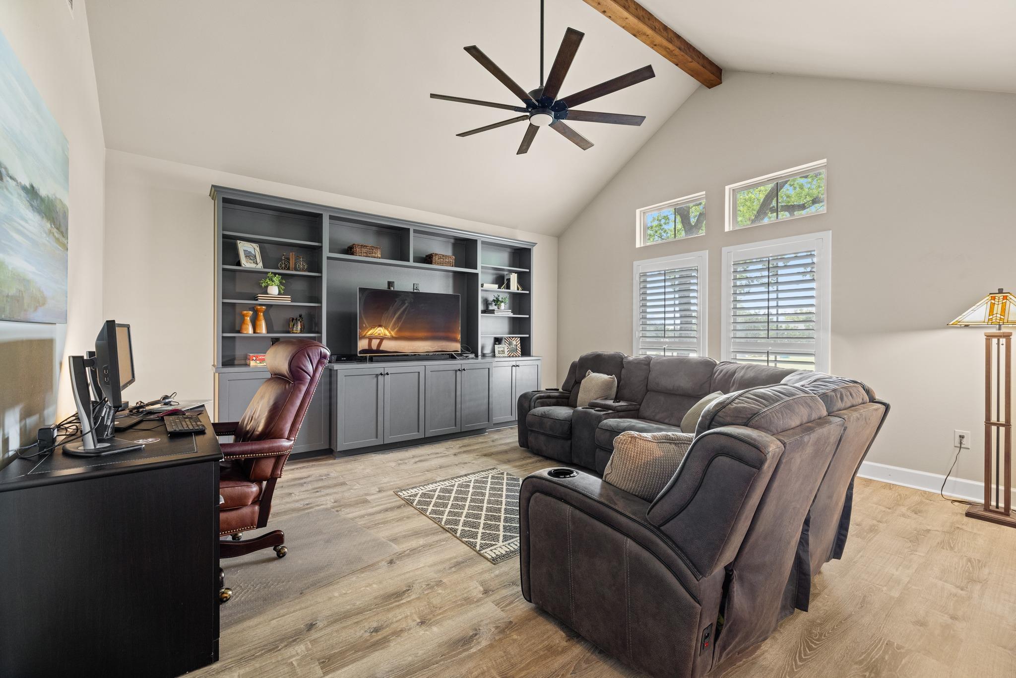 909 Highland Spring Ln, Georgetown, TX 78633