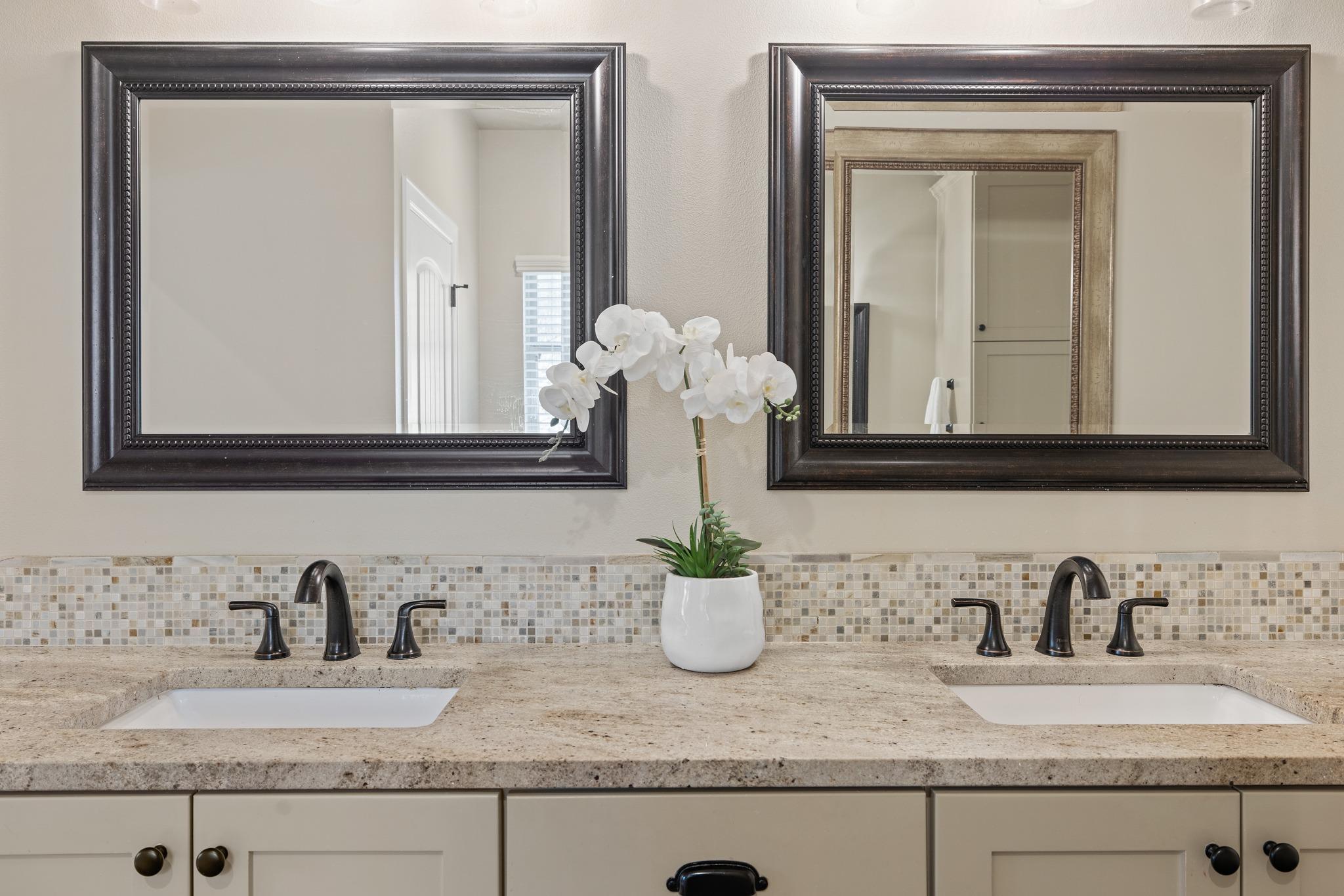 909 Highland Spring Ln, Georgetown, TX 78633