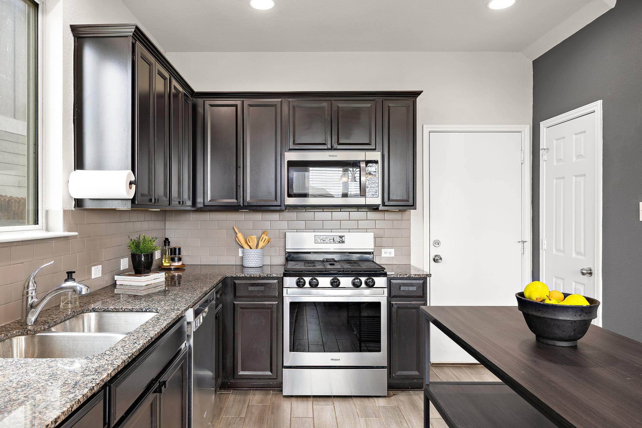 212 Compania Dr, Liberty Hill, TX 78642